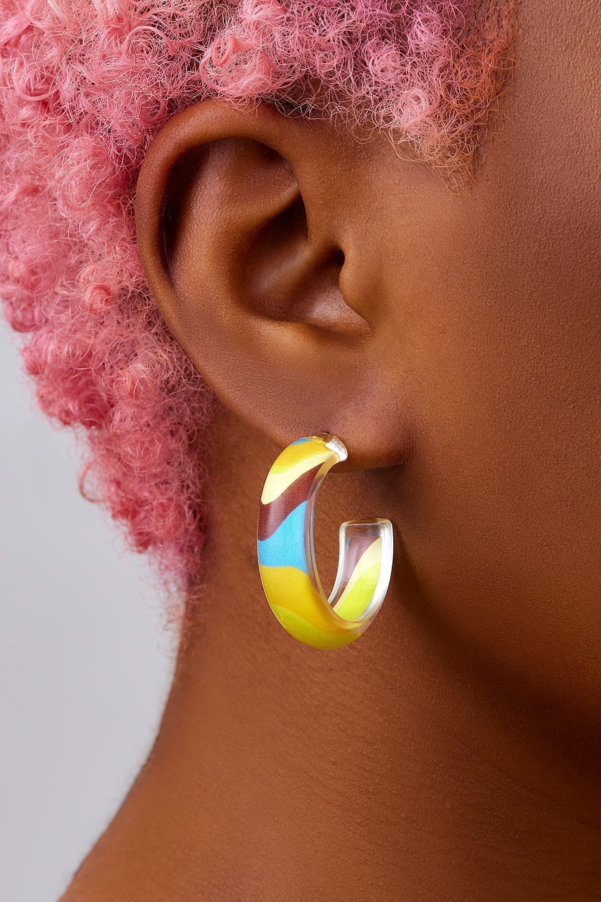 Small Groovy Print Lucite Jelly Hoop™ Earrings in Ziggy